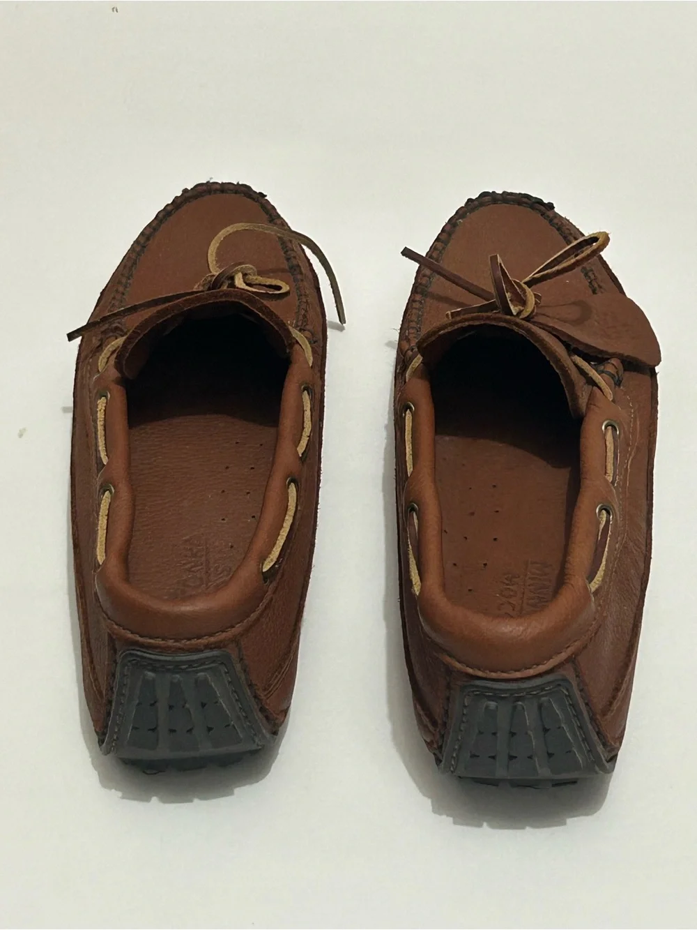 Minnetonka 758 Moosehide Weekender Moccasin Driving Shoe Men, Carmel,Size 11